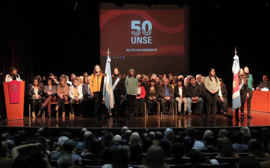 50 años de la UNSE: Emotivo homenaje a quienes integran la comunidad universitaria