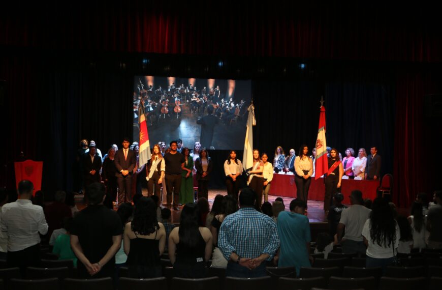 Profesionales recibieron sus títulos de posgrado