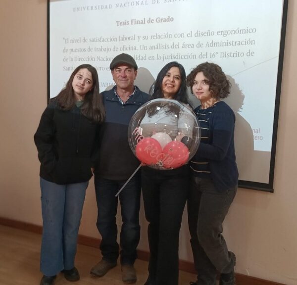 Nueva egresada del Programa “Volver a la…