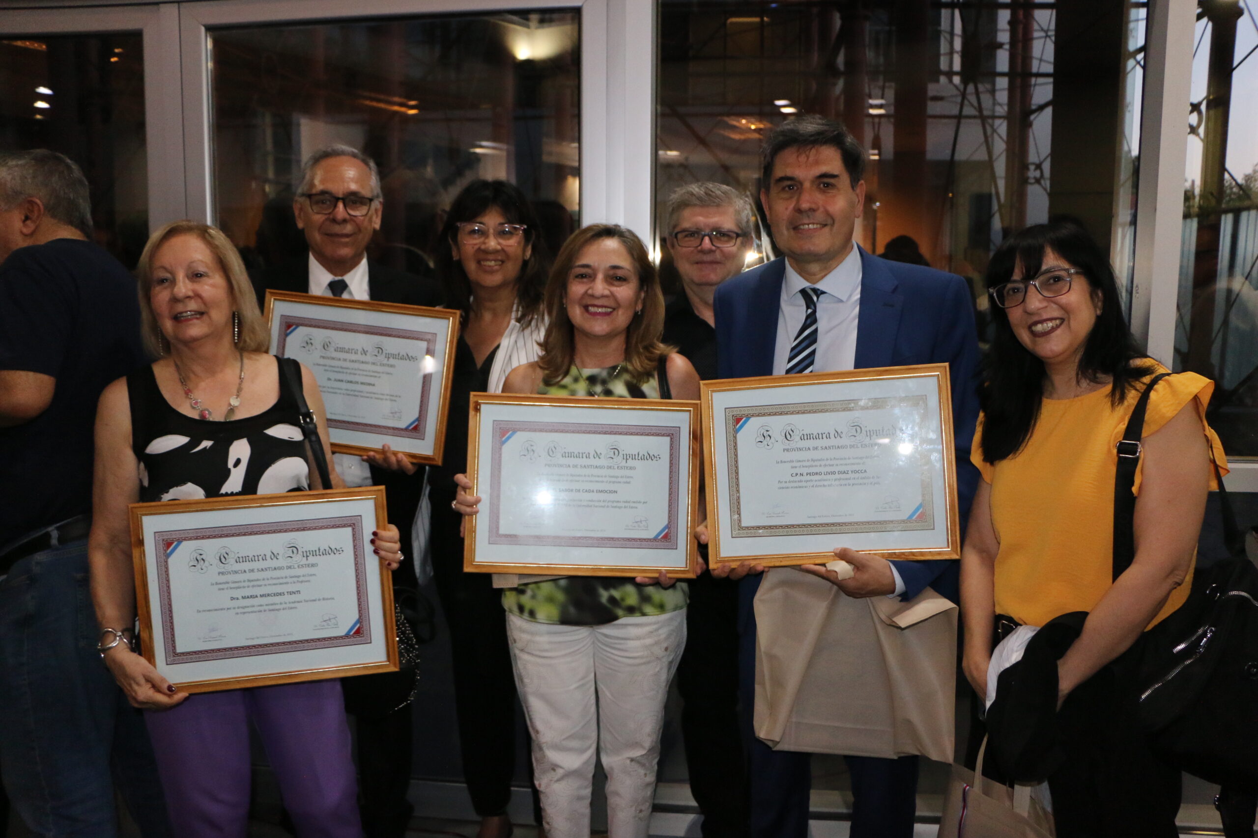 La Cámara de diputados de la provincia, reconoció a miembros de la comunidad UNSE