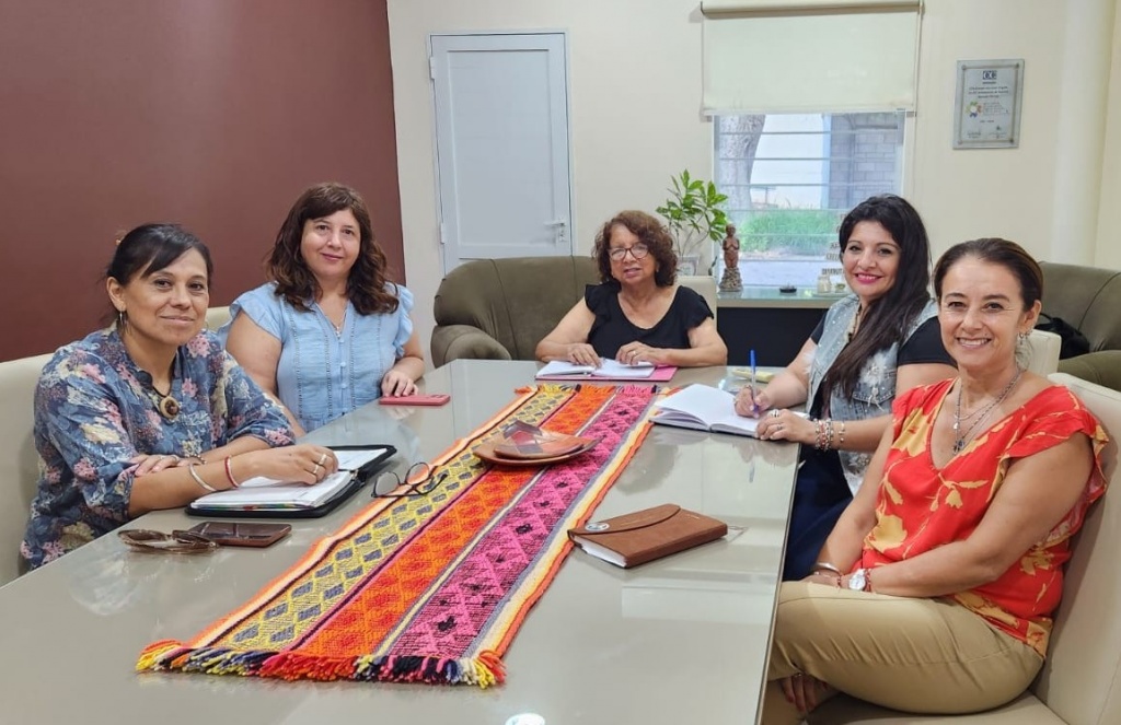 Humanidades y Aprocoom avanzan en una agenda de trabajo para fortalecer el cooperativismo