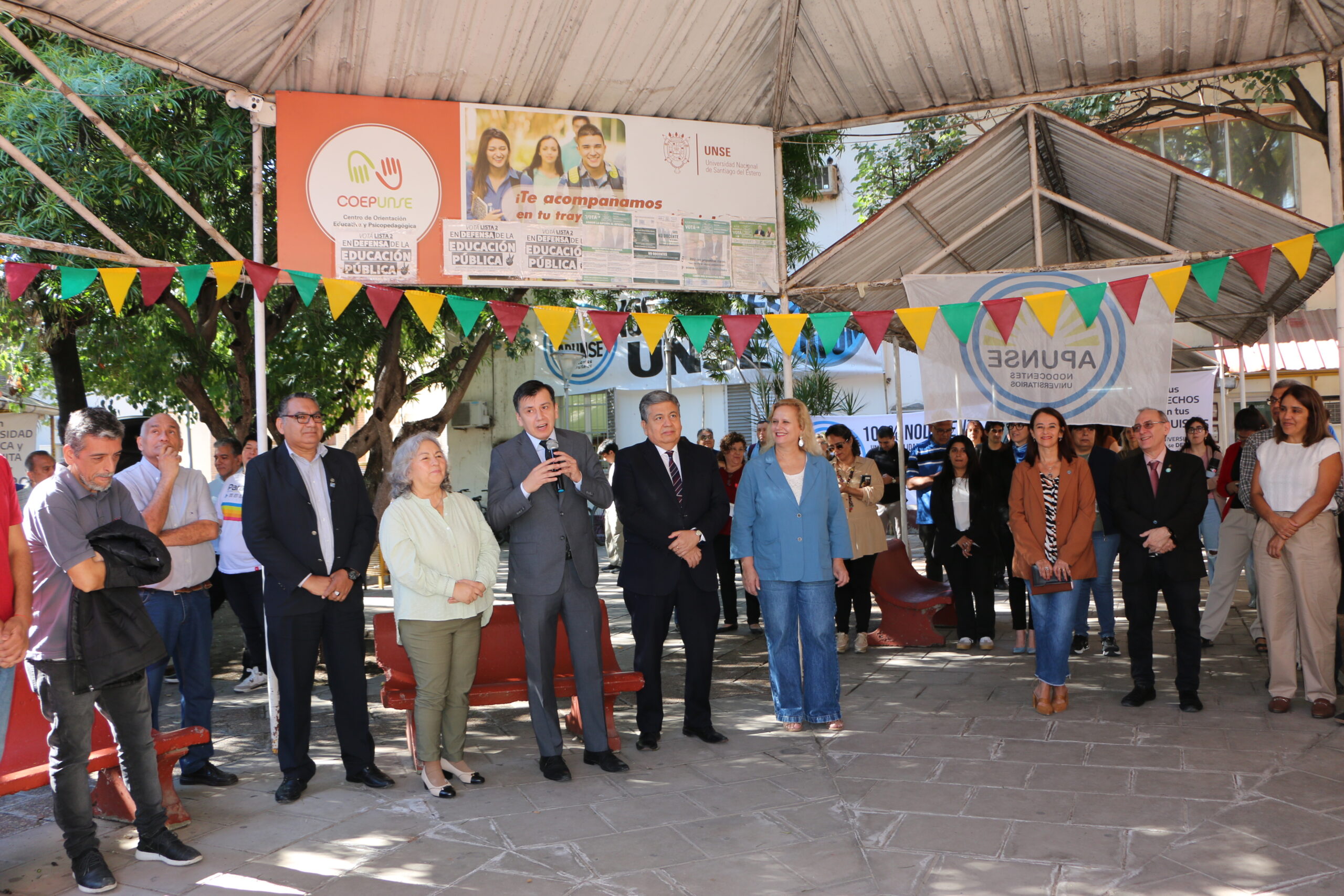 “La universidad no se apaga”: la UNSE se sumó a la jornada nacional en defensa de la educación pública