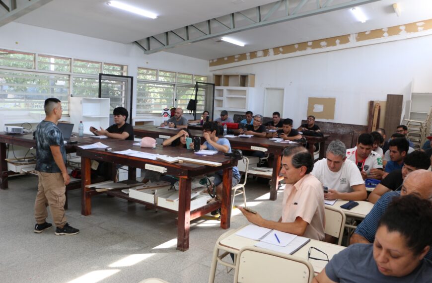 Comienzan las capacitaciones de “Santiago crece con&hellip;