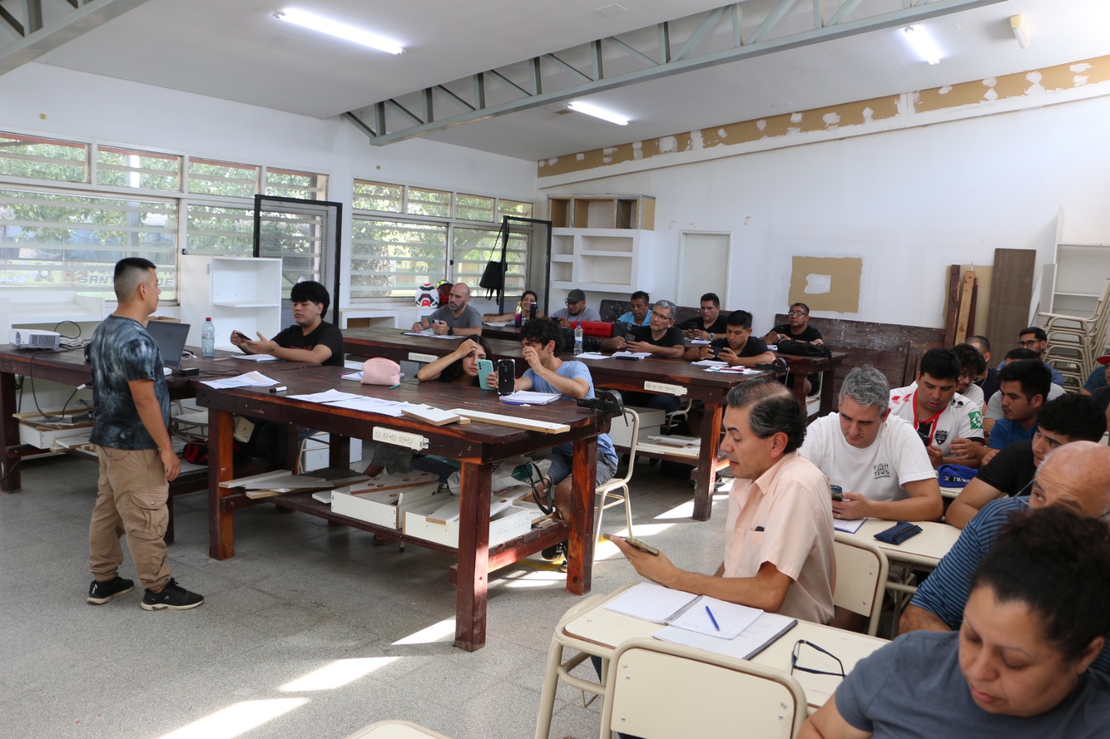 Comienzan las capacitaciones de “Santiago crece con vos” en la Escuela de Artes y Oficios