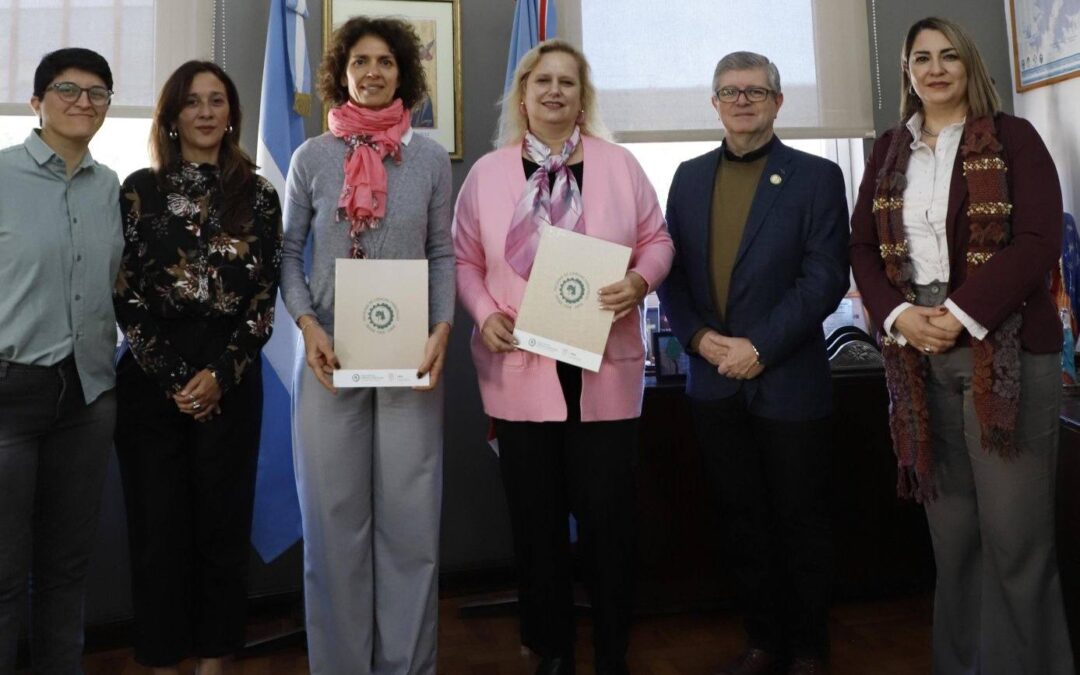 Firma de Convenio entre la Facultad de Ciencias Forestales y la Municipalidad de Las Termas de Río Hondo