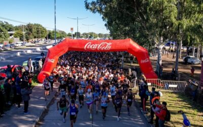 Multitudinaria maratón por los 53 años de la Universidad Nacional de Santiago
