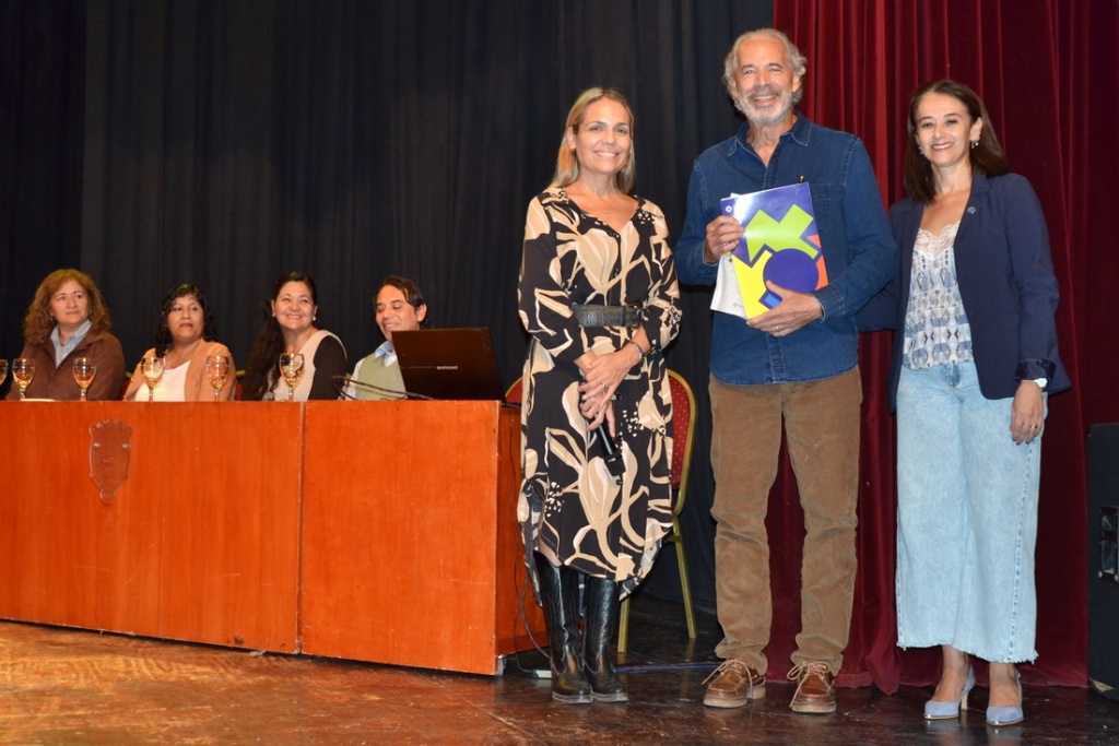 Una mesa panel abordó la humanización del nacimiento ante estudiantes y profesionales de Obstetricia