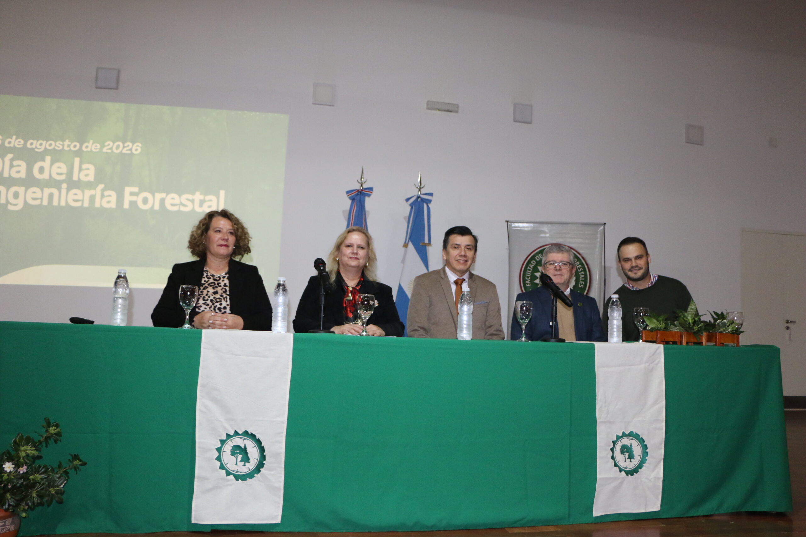 La Ingeniería Forestal celebró su día con una mirada puesta en el desarrollo sostenible y el cuidado de los bienes naturales