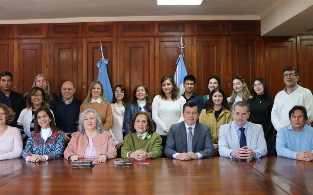 Firma de convenio permite que estudiantes de Biotecnología de la UNSE se sumen al sistema de salud provincial