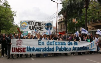 La UNSE se movilizó en reclamo al cumplimiento de la Ley de Financiamiento Universitario