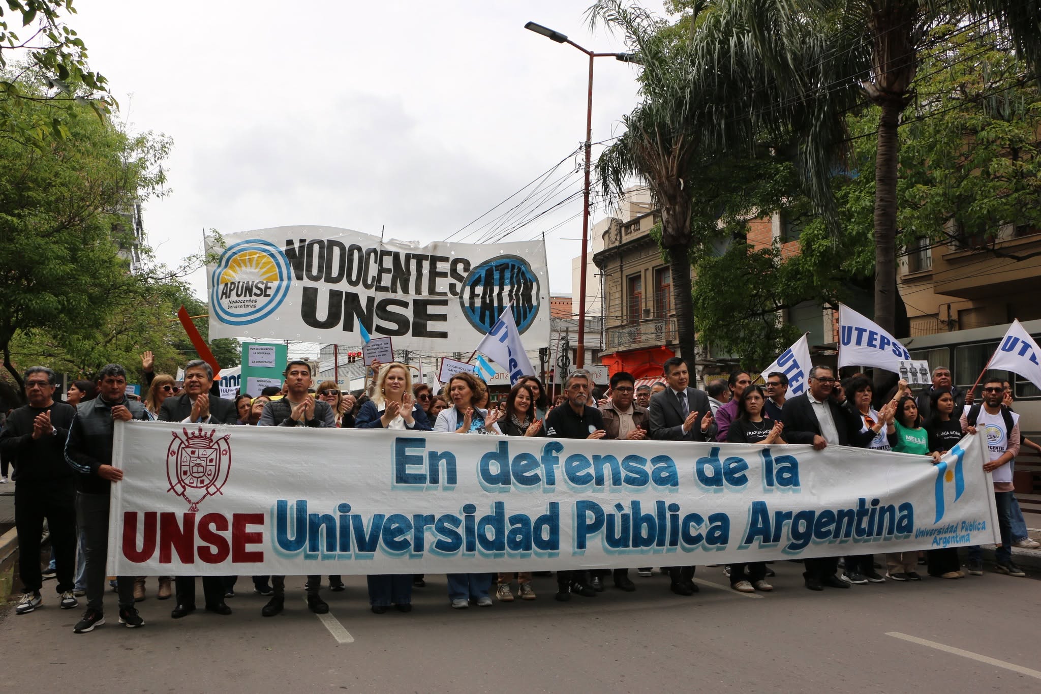 La UNSE se movilizó en reclamo al cumplimiento de la Ley de Financiamiento Universitario